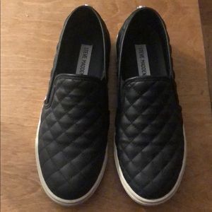 Like new Steve Madden slip on sneakers